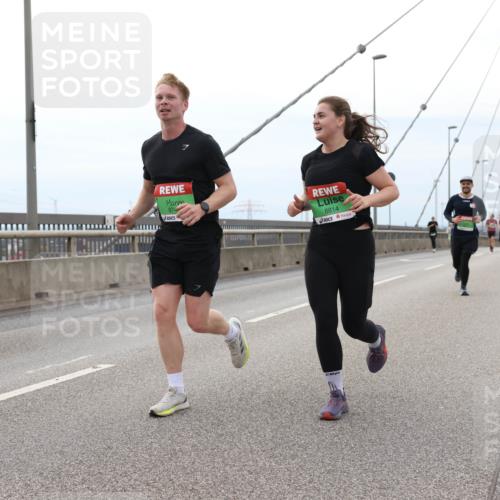 03.10.2025 - Köhlbrandbrückenlauf Lena Gebhardt http://msf.ph/oto/9201666 03.10.2025 15:46:18 Position 2 974, 8814 meine-sportfotos.de