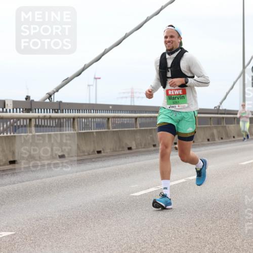 03.10.2025 - Köhlbrandbrückenlauf Lena Gebhardt http://msf.ph/oto/9201678 03.10.2025 15:46:25 Position 2 91, 9261 meine-sportfotos.de