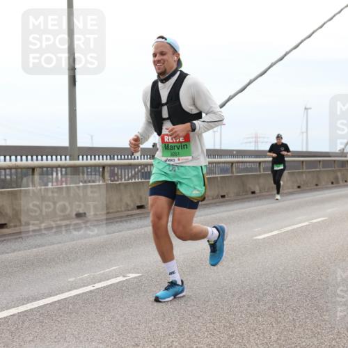 03.10.2025 - Köhlbrandbrückenlauf Lena Gebhardt http://msf.ph/oto/9201683 03.10.2025 15:46:26 Position 2 9261 meine-sportfotos.de