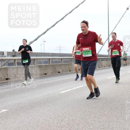 03.10.2025 - Köhlbrandbrückenlauf Lena Gebhardt http://msf.ph/oto/9201690 03.10.2025 15:46:28 Position 2 8725 meine-sportfotos.de