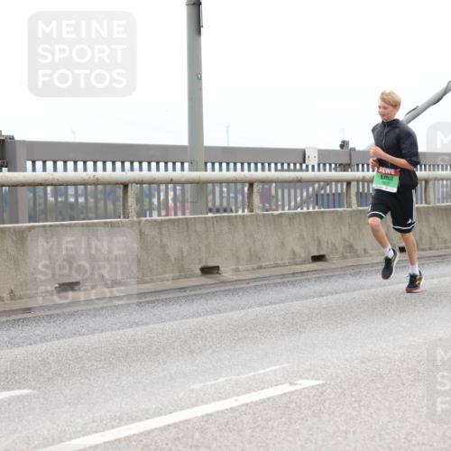 03.10.2025 - Köhlbrandbrückenlauf Lena Gebhardt http://msf.ph/oto/9201729 03.10.2025 15:46:40 Position 2 91 meine-sportfotos.de
