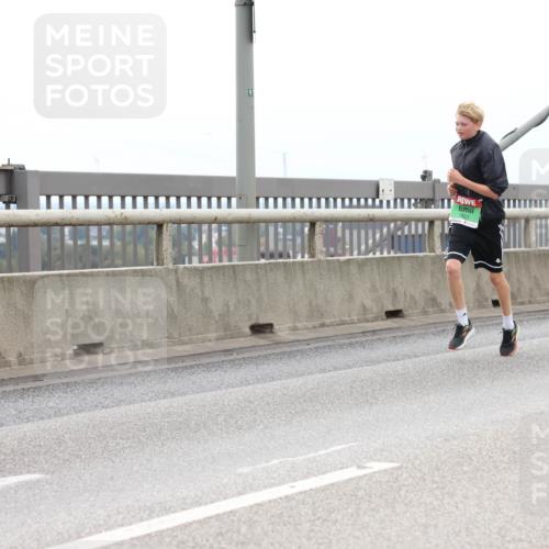 03.10.2025 - Köhlbrandbrückenlauf Lena Gebhardt http://msf.ph/oto/9201730 03.10.2025 15:46:40 Position 2 91 meine-sportfotos.de