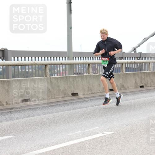 03.10.2025 - Köhlbrandbrückenlauf Lena Gebhardt http://msf.ph/oto/9201731 03.10.2025 15:46:40 Position 2 91, 823 meine-sportfotos.de