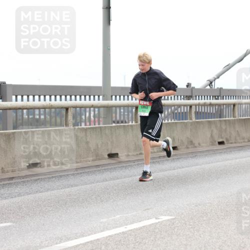 03.10.2025 - Köhlbrandbrückenlauf Lena Gebhardt http://msf.ph/oto/9201734 03.10.2025 15:46:40 Position 2 91, 823 meine-sportfotos.de