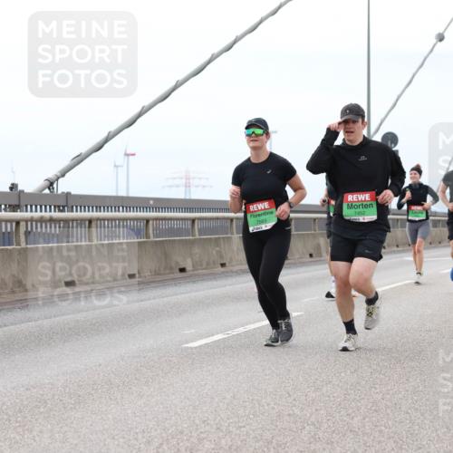 03.10.2025 - Köhlbrandbrückenlauf Lena Gebhardt http://msf.ph/oto/9201735 03.10.2025 15:46:41 Position 2 7583, 7452 meine-sportfotos.de