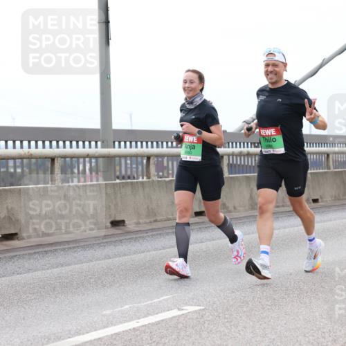03.10.2025 - Köhlbrandbrückenlauf Lena Gebhardt http://msf.ph/oto/9201745 03.10.2025 15:46:43 Position 2 91, 9060, 9061 meine-sportfotos.de