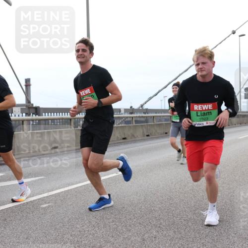 03.10.2025 - Köhlbrandbrückenlauf Lena Gebhardt http://msf.ph/oto/9201752 03.10.2025 15:46:44 Position 2 7623 meine-sportfotos.de