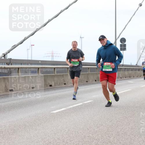 03.10.2025 - Köhlbrandbrückenlauf Lena Gebhardt http://msf.ph/oto/9201762 03.10.2025 15:46:48 Position 2 8817 meine-sportfotos.de
