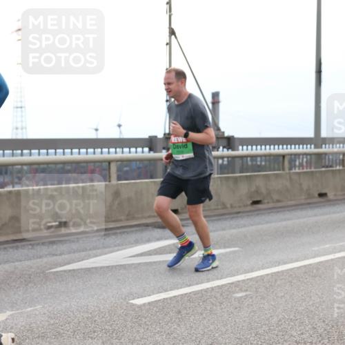 03.10.2025 - Köhlbrandbrückenlauf Lena Gebhardt http://msf.ph/oto/9201770 03.10.2025 15:46:51 Position 2  meine-sportfotos.de