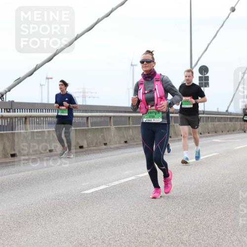 03.10.2025 - Köhlbrandbrückenlauf Lena Gebhardt http://msf.ph/oto/9201771 03.10.2025 15:46:52 Position 2 8788 meine-sportfotos.de