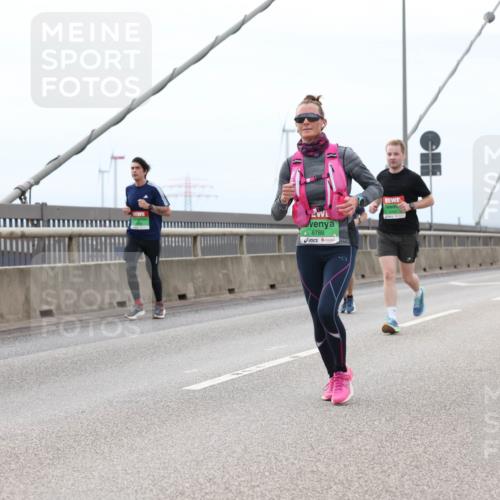 03.10.2025 - Köhlbrandbrückenlauf Lena Gebhardt http://msf.ph/oto/9201772 03.10.2025 15:46:53 Position 2 8788 meine-sportfotos.de