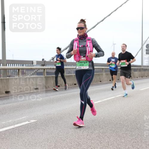 03.10.2025 - Köhlbrandbrückenlauf Lena Gebhardt http://msf.ph/oto/9201776 03.10.2025 15:46:53 Position 2 8788 meine-sportfotos.de