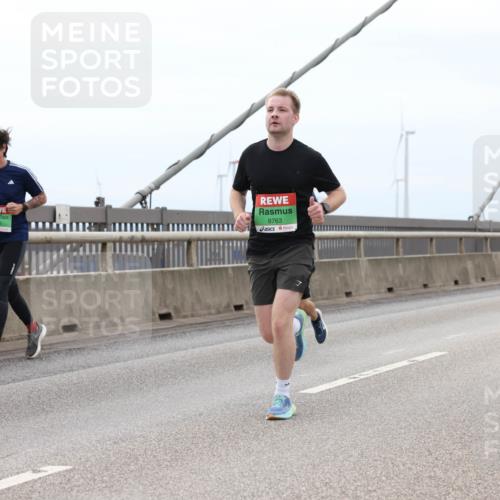 03.10.2025 - Köhlbrandbrückenlauf Lena Gebhardt http://msf.ph/oto/9201779 03.10.2025 15:46:54 Position 2 8763, 7863 meine-sportfotos.de