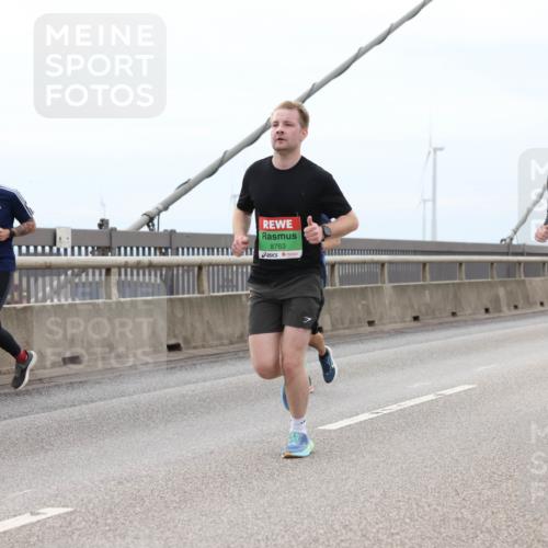 03.10.2025 - Köhlbrandbrückenlauf Lena Gebhardt http://msf.ph/oto/9201780 03.10.2025 15:46:54 Position 2 8763, 7863 meine-sportfotos.de