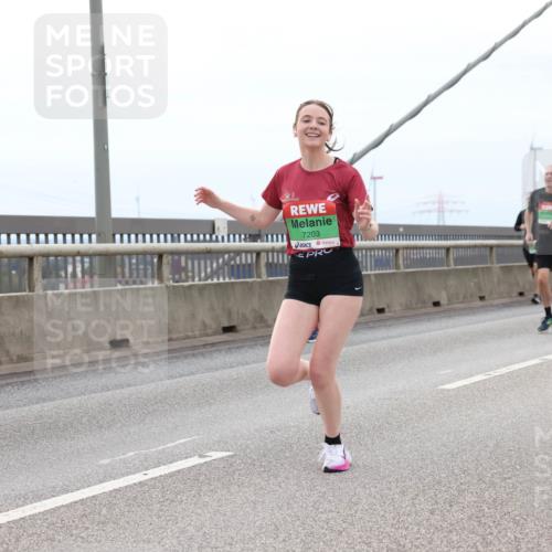 03.10.2025 - Köhlbrandbrückenlauf Lena Gebhardt http://msf.ph/oto/9201810 03.10.2025 15:47:02 Position 2 7203 meine-sportfotos.de