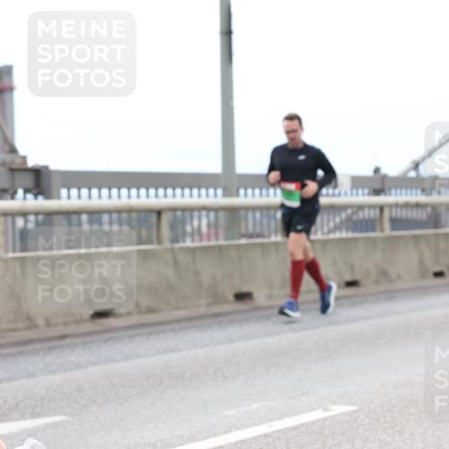 03.10.2025 - Köhlbrandbrückenlauf Lena Gebhardt http://msf.ph/oto/9201813 03.10.2025 15:47:03 Position 2  meine-sportfotos.de