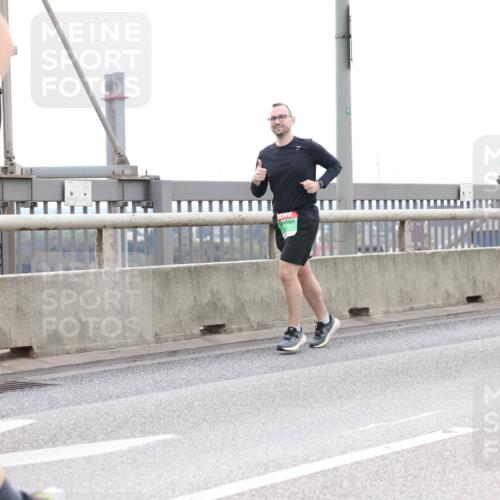 03.10.2025 - Köhlbrandbrückenlauf Lena Gebhardt http://msf.ph/oto/9201829 03.10.2025 15:47:08 Position 2 91 meine-sportfotos.de