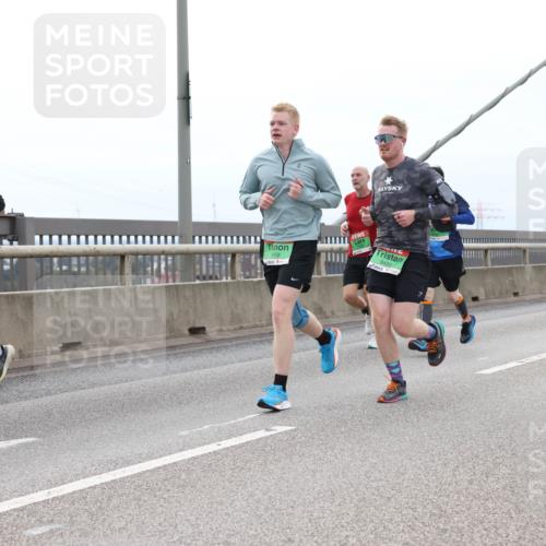 03.10.2025 - Köhlbrandbrückenlauf Lena Gebhardt http://msf.ph/oto/9201835 03.10.2025 15:47:08 Position 2 9419, 9420 meine-sportfotos.de