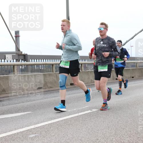 03.10.2025 - Köhlbrandbrückenlauf Lena Gebhardt http://msf.ph/oto/9201837 03.10.2025 15:47:09 Position 2 9419, 9420 meine-sportfotos.de