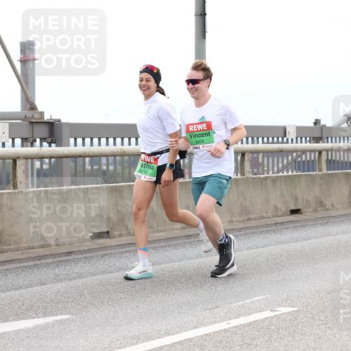 03.10.2025 - Köhlbrandbrückenlauf Lena Gebhardt http://msf.ph/oto/9201852 03.10.2025 15:47:13 Position 2 8110, 8005 meine-sportfotos.de