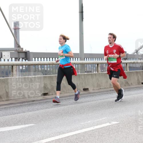 03.10.2025 - Köhlbrandbrückenlauf Lena Gebhardt http://msf.ph/oto/9201882 03.10.2025 15:47:23 Position 2 8982 meine-sportfotos.de