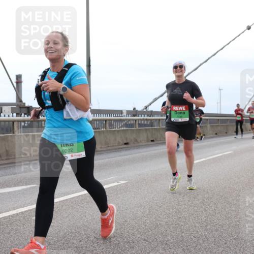 03.10.2025 - Köhlbrandbrückenlauf Lena Gebhardt http://msf.ph/oto/9201908 03.10.2025 15:47:29 Position 2 9202, 7339 meine-sportfotos.de