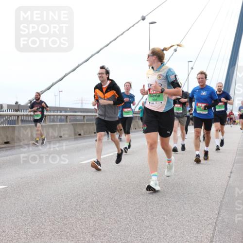 03.10.2025 - Köhlbrandbrückenlauf Lena Gebhardt http://msf.ph/oto/9201916 03.10.2025 15:47:30 Position 2 7533, 7654 meine-sportfotos.de