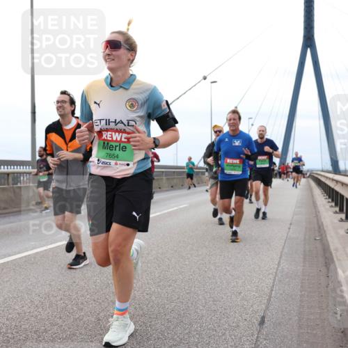 03.10.2025 - Köhlbrandbrückenlauf Lena Gebhardt http://msf.ph/oto/9201922 03.10.2025 15:47:31 Position 2 7654 meine-sportfotos.de