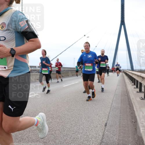 03.10.2025 - Köhlbrandbrückenlauf Lena Gebhardt http://msf.ph/oto/9201924 03.10.2025 15:47:32 Position 2 7654 meine-sportfotos.de