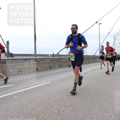 03.10.2025 - Köhlbrandbrückenlauf Lena Gebhardt http://msf.ph/oto/9201936 03.10.2025 15:47:34 Position 2  meine-sportfotos.de