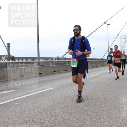 03.10.2025 - Köhlbrandbrückenlauf Lena Gebhardt http://msf.ph/oto/9201938 03.10.2025 15:47:34 Position 2  meine-sportfotos.de