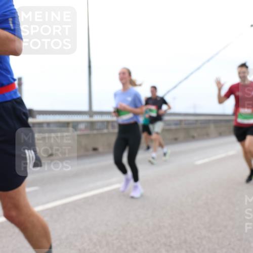 03.10.2025 - Köhlbrandbrückenlauf Lena Gebhardt http://msf.ph/oto/9201942 03.10.2025 15:47:35 Position 2  meine-sportfotos.de
