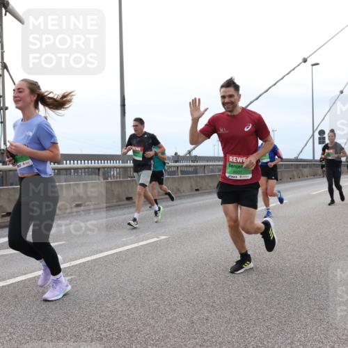 03.10.2025 - Köhlbrandbrückenlauf Lena Gebhardt http://msf.ph/oto/9201947 03.10.2025 15:47:36 Position 2 8931 meine-sportfotos.de