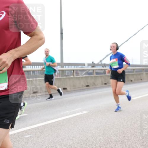 03.10.2025 - Köhlbrandbrückenlauf Lena Gebhardt http://msf.ph/oto/9201953 03.10.2025 15:47:37 Position 2 8931 meine-sportfotos.de