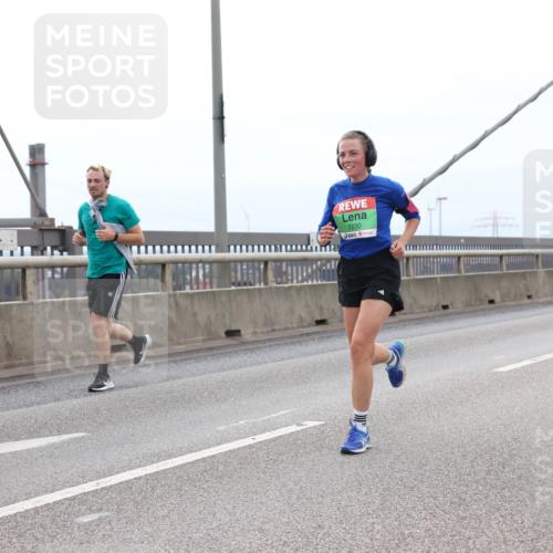 03.10.2025 - Köhlbrandbrückenlauf Lena Gebhardt http://msf.ph/oto/9201955 03.10.2025 15:47:37 Position 2 7230 meine-sportfotos.de