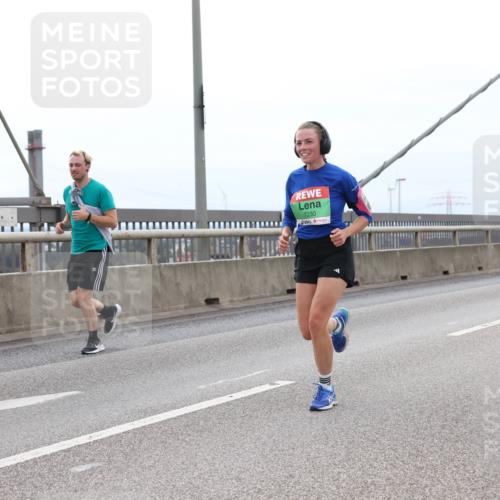 03.10.2025 - Köhlbrandbrückenlauf Lena Gebhardt http://msf.ph/oto/9201956 03.10.2025 15:47:37 Position 2 7230 meine-sportfotos.de