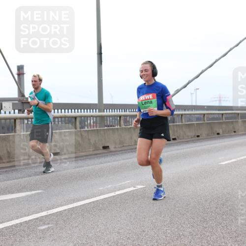 03.10.2025 - Köhlbrandbrückenlauf Lena Gebhardt http://msf.ph/oto/9201957 03.10.2025 15:47:37 Position 2 7230, 7443 meine-sportfotos.de