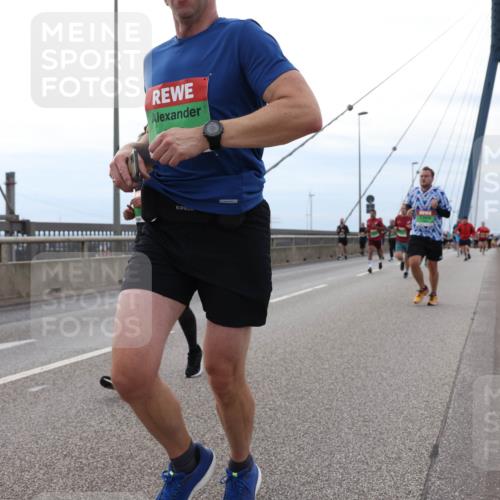 03.10.2025 - Köhlbrandbrückenlauf Lena Gebhardt http://msf.ph/oto/9201966 03.10.2025 15:47:39 Position 2  meine-sportfotos.de