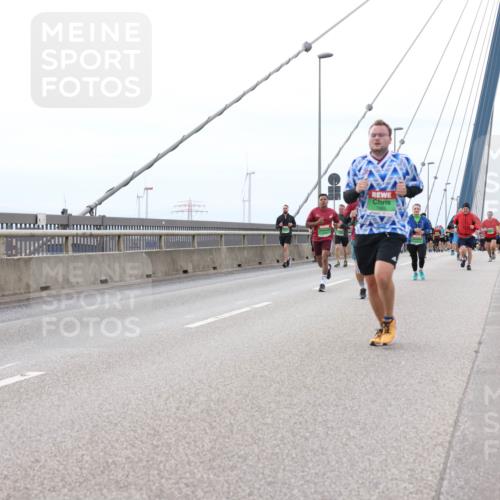 03.10.2025 - Köhlbrandbrückenlauf Lena Gebhardt http://msf.ph/oto/9201967 03.10.2025 15:47:39 Position 2  meine-sportfotos.de