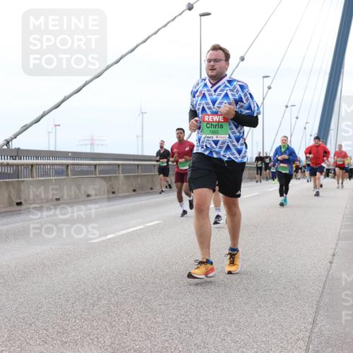03.10.2025 - Köhlbrandbrückenlauf Lena Gebhardt http://msf.ph/oto/9201969 03.10.2025 15:47:39 Position 2 7653 meine-sportfotos.de