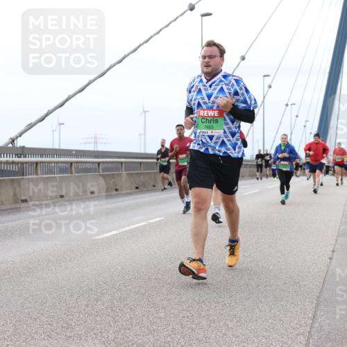 03.10.2025 - Köhlbrandbrückenlauf Lena Gebhardt http://msf.ph/oto/9201970 03.10.2025 15:47:39 Position 2 7653 meine-sportfotos.de