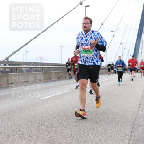 03.10.2025 - Köhlbrandbrückenlauf Lena Gebhardt http://msf.ph/oto/9201971 03.10.2025 15:47:40 Position 2 7653 meine-sportfotos.de