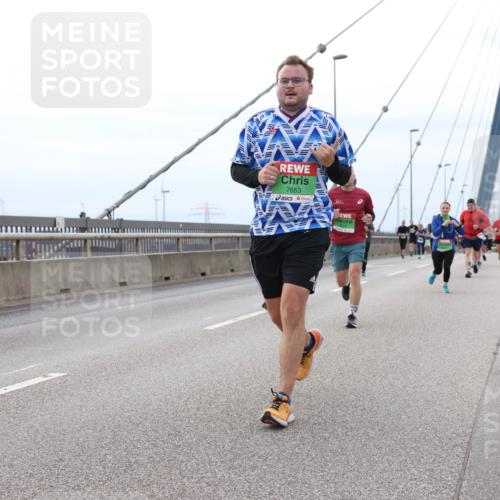03.10.2025 - Köhlbrandbrückenlauf Lena Gebhardt http://msf.ph/oto/9201972 03.10.2025 15:47:40 Position 2 7653 meine-sportfotos.de