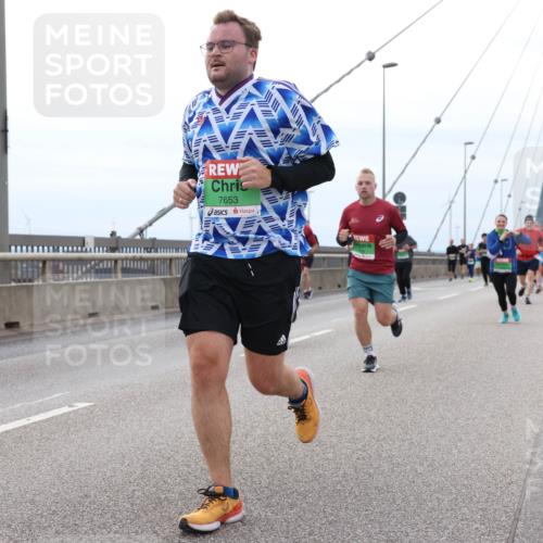 03.10.2025 - Köhlbrandbrückenlauf Lena Gebhardt http://msf.ph/oto/9201975 03.10.2025 15:47:40 Position 2 7653 meine-sportfotos.de