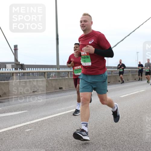 03.10.2025 - Köhlbrandbrückenlauf Lena Gebhardt http://msf.ph/oto/9201981 03.10.2025 15:47:42 Position 2 8776, 778 meine-sportfotos.de