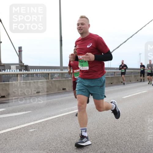 03.10.2025 - Köhlbrandbrückenlauf Lena Gebhardt http://msf.ph/oto/9201982 03.10.2025 15:47:42 Position 2 778 meine-sportfotos.de