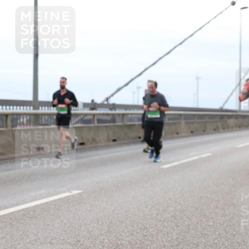 03.10.2025 - Köhlbrandbrückenlauf Lena Gebhardt http://msf.ph/oto/9201993 03.10.2025 15:47:44 Position 2  meine-sportfotos.de