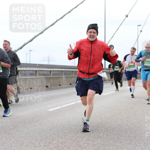 03.10.2025 - Köhlbrandbrückenlauf Lena Gebhardt http://msf.ph/oto/9201996 03.10.2025 15:47:45 Position 2 7208 meine-sportfotos.de