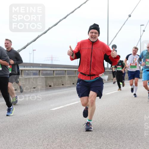 03.10.2025 - Köhlbrandbrückenlauf Lena Gebhardt http://msf.ph/oto/9201997 03.10.2025 15:47:45 Position 2 7208 meine-sportfotos.de