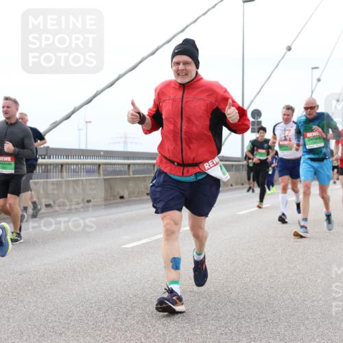 03.10.2025 - Köhlbrandbrückenlauf Lena Gebhardt http://msf.ph/oto/9201998 03.10.2025 15:47:45 Position 2 7208 meine-sportfotos.de